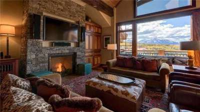 Stunning Mountain Views from the Living Room
