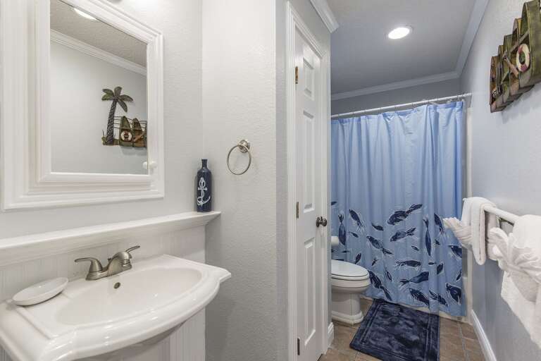 Guest bathroom located on the first floor! Guest bathroom located on the first floor!