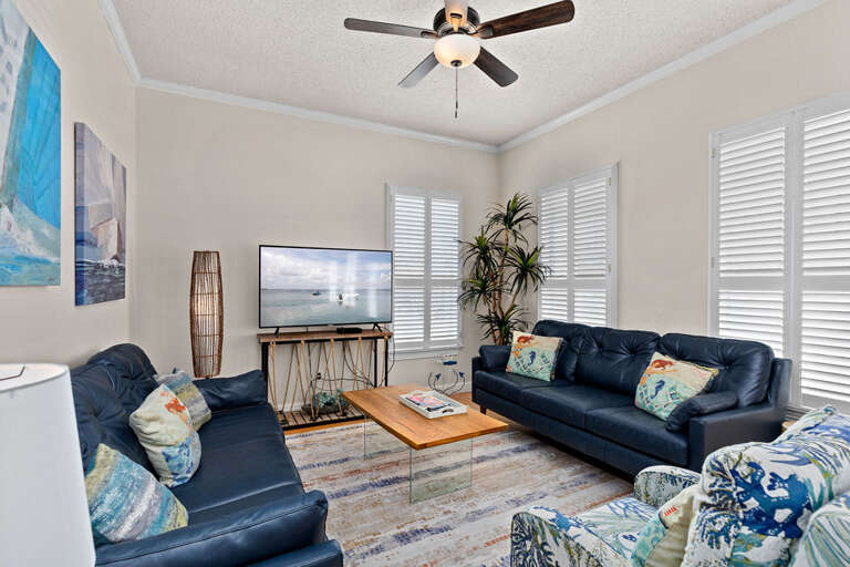 Spacious living area on the second floor! Spacious living area on the second floor!