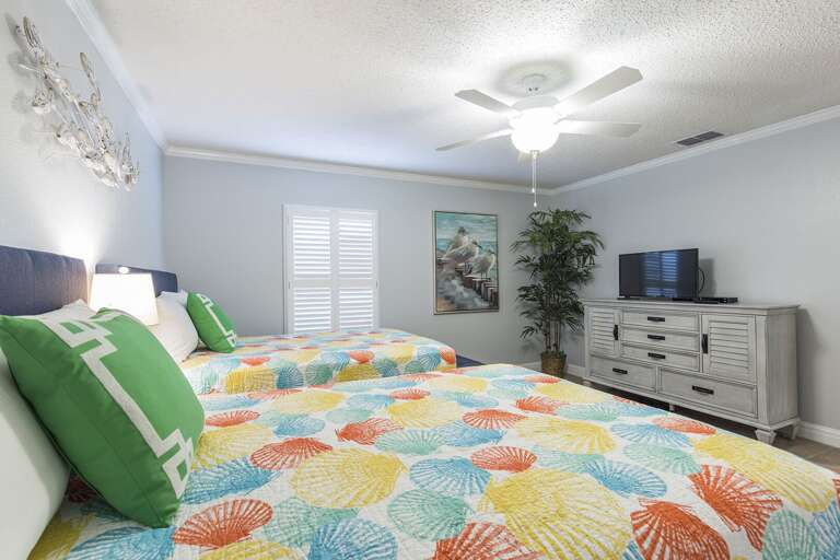 Wonderful guest bedroom with 2 queen beds located on the first floor! Wonderful guest bedroom with 2 queen beds located on the first floor!