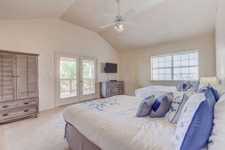 2nd bedroom with two Queen beds and a flat screen TV 2nd bedroom with two Queen beds and a flat screen TV