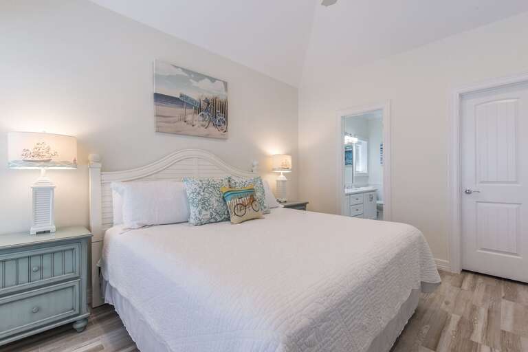 Bedroom 4 with king bed