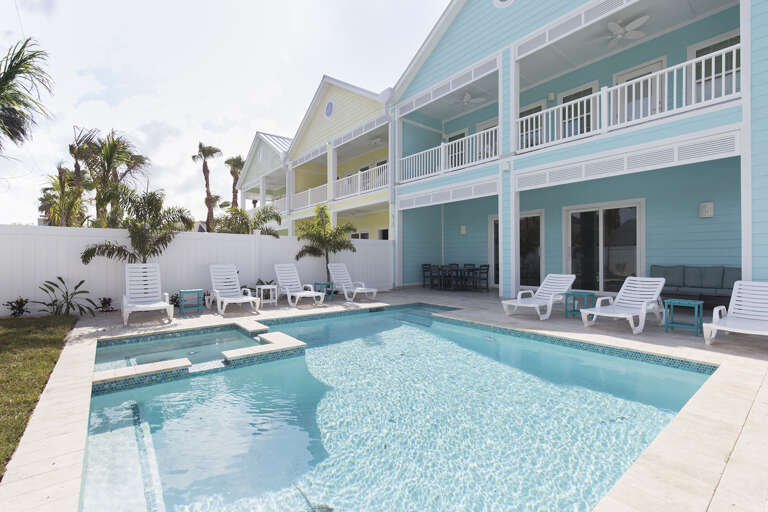 Private heated pool and hot tub is your own island oasis!