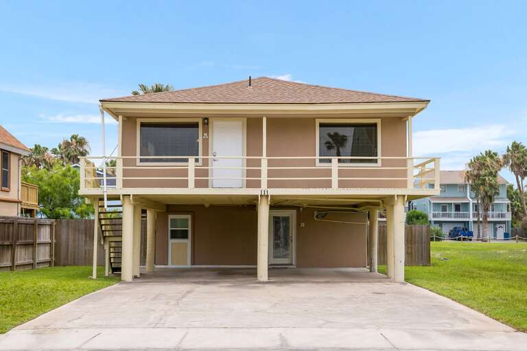 111 E. Huisache is located just 1/2 block from the beach access!