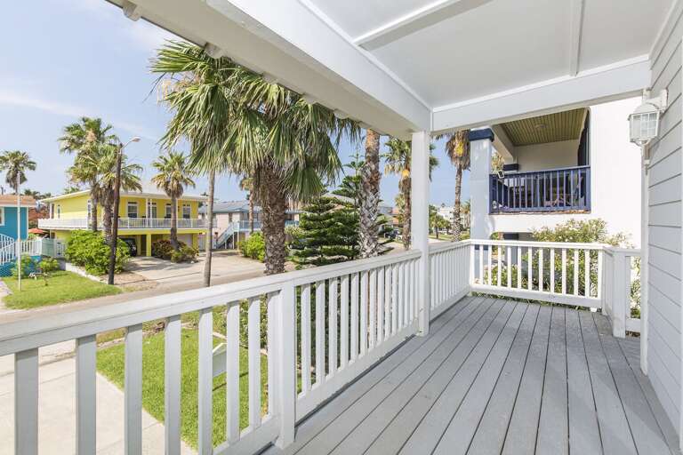 Front balcony facing north.