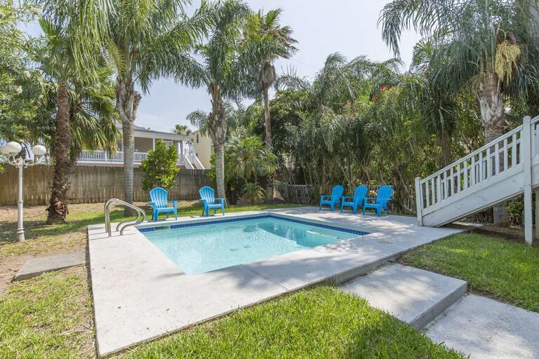 Private pool area! Great space for guests to relax!
