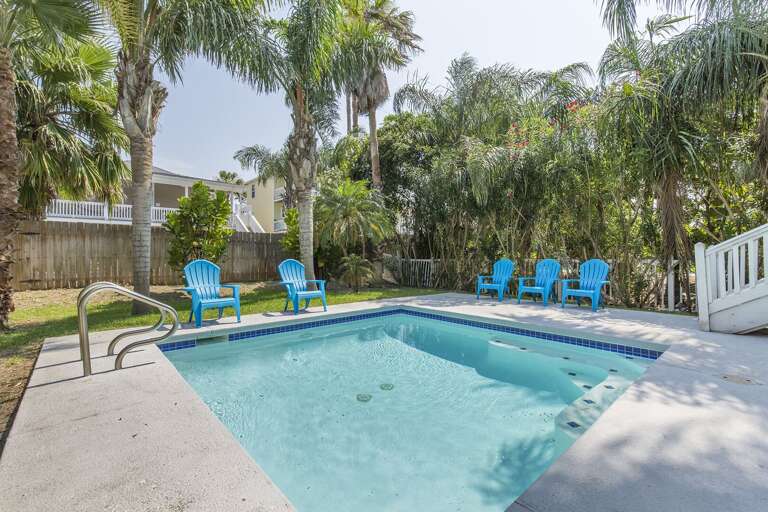 Private pool area! Great space for guests to relax!