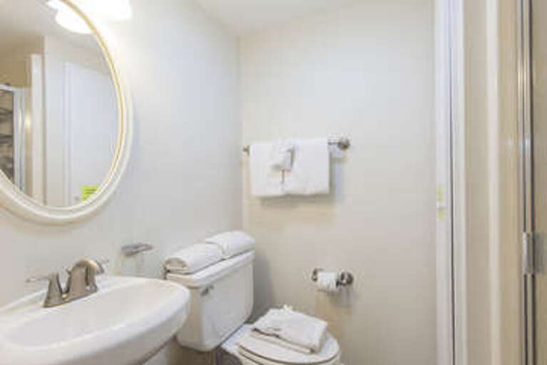 Shared guest bathroom