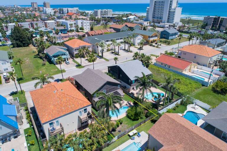 Aerial view of the home and Gulf of Mexico! Aerial view of the home and Gulf of Mexico!