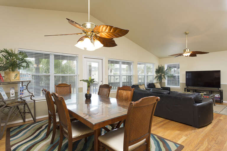 Living Room & Dining Area Living Room & Dining Area