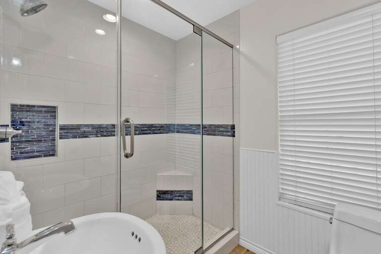 2nd Floor Shared Full Bath 2nd Floor Shared Full Bath