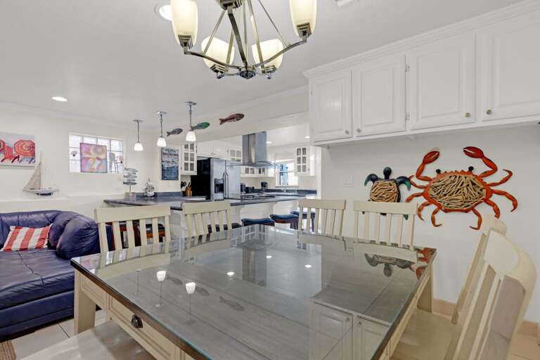 Dining Area Dining Area