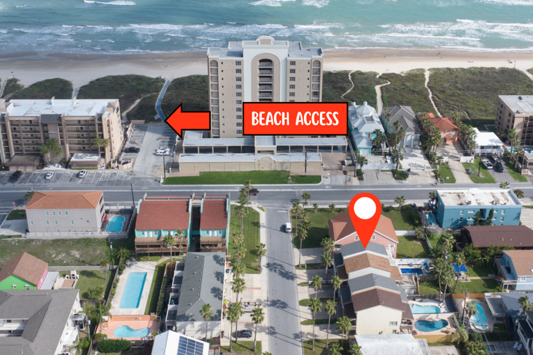The sand and surf are only a short 1-minute walk away.