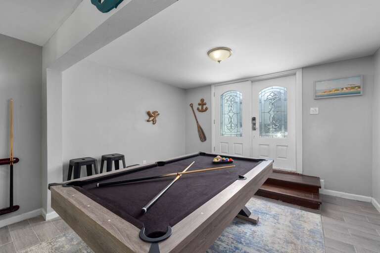 Pool table