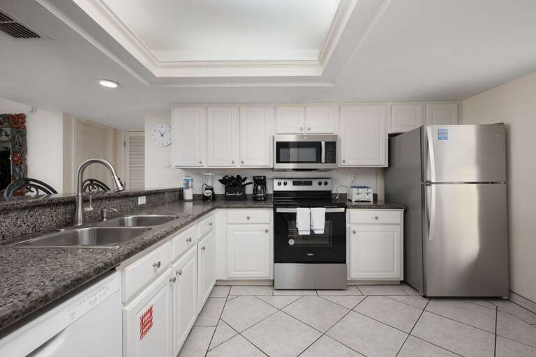 Large Kitchen Area with Stainless Steel Appliances!