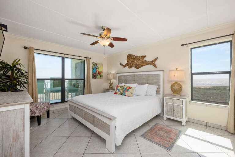Master bedroom! with great ocean views!