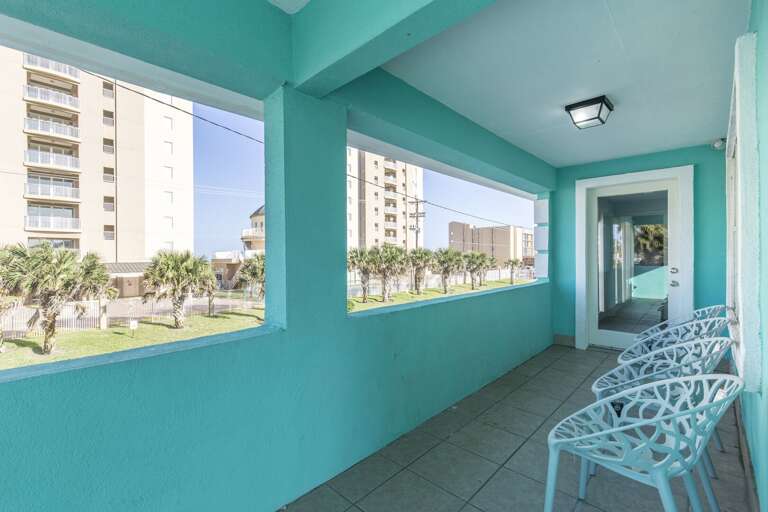 Relax!!! Wonderful retreat with ocean view.