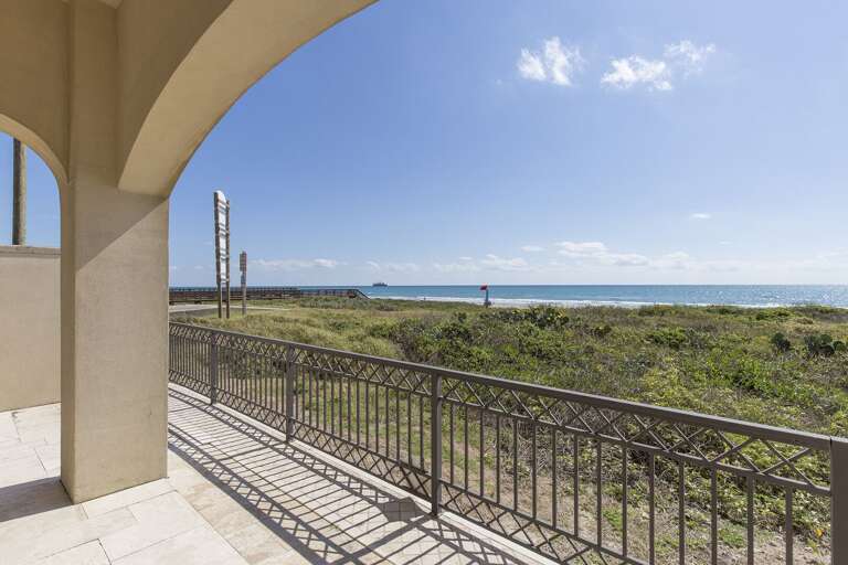 1st floor beachfront patio