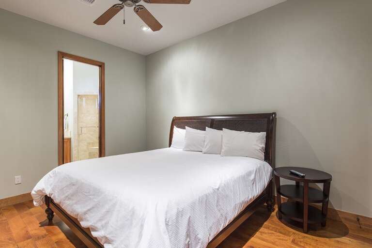 Guest room with King bed and flat screen tv!