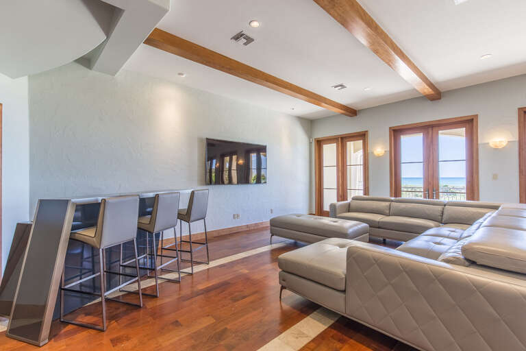 Living area and wet bar!