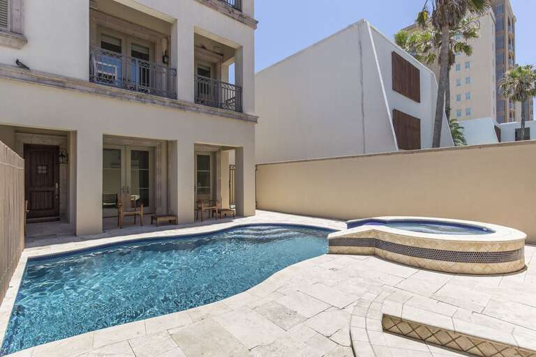 Private pool and hot tub!