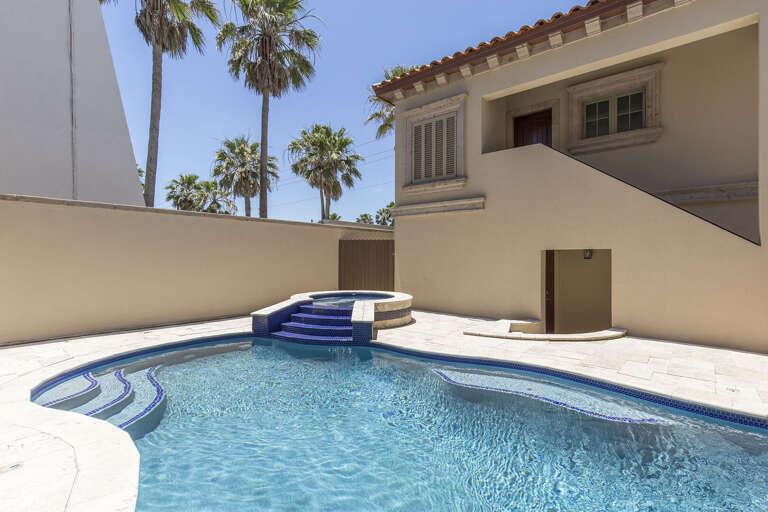 Private Pool and Hot Tub! Garage Suite is NOT included in this rental. See description!