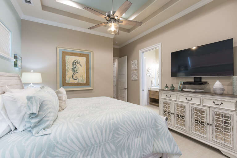 Second floor bedroom with a king (streetside)