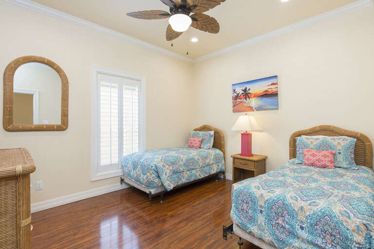 Guest bedroom with two twin beds