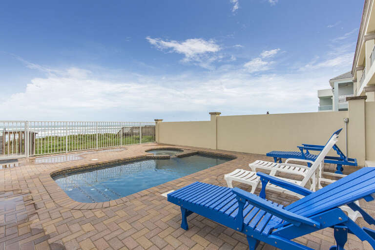 Private pool and hot tub!