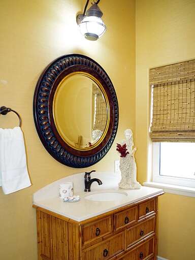 2nd floor guest bathroom