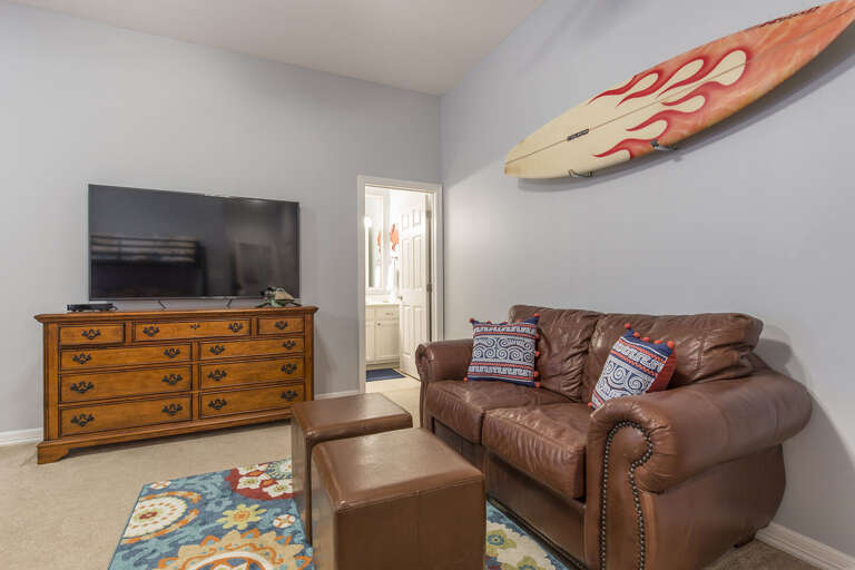 Extra seating in the 2nd floor bunk bed guest bedroom