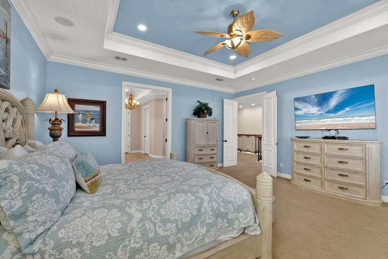 2nd Master Bedroom (3rd floor) with King bed & master bathroom as well.