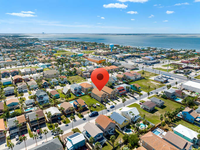 Aerial view of the property and Laguna Madre