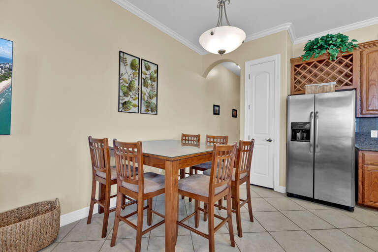 Dining Table for 6 guests