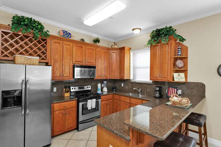 Spacious fully equipped kitchen. Spacious fully equipped kitchen.