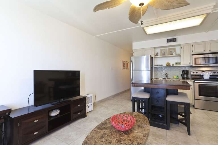 Open concept kitchen and dining area.