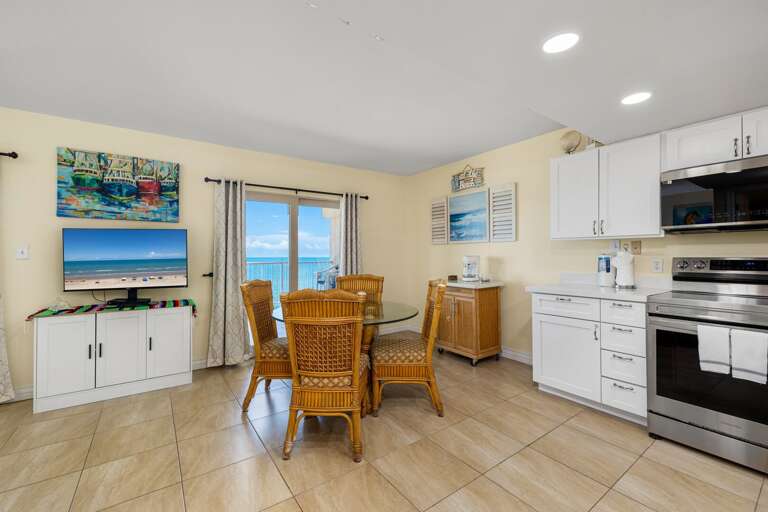 Dining Area overlooking the beach