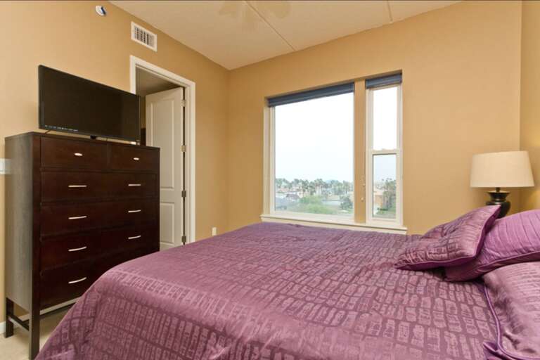 Master bedroom with Queen bed.