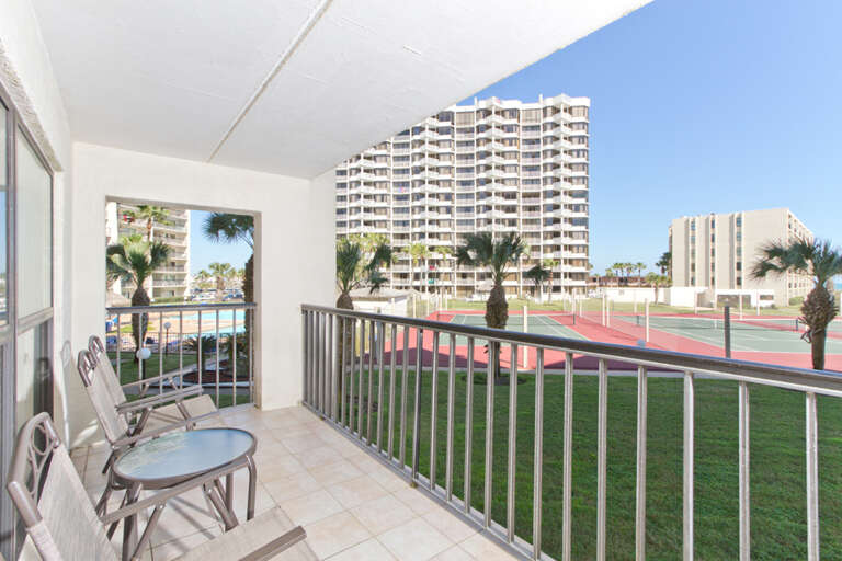 Large balcony with great views of the ocean!