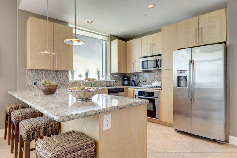 Amazing kitchen fully stocked with cooking utensils and stainless steel appliances! Amazing kitchen fully stocked with cooking utensils and stainless steel appliances!