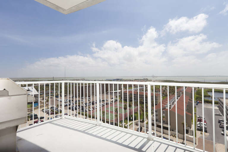 Private balcony facing the Laguna Madre Bay! Private balcony facing the Laguna Madre Bay!
