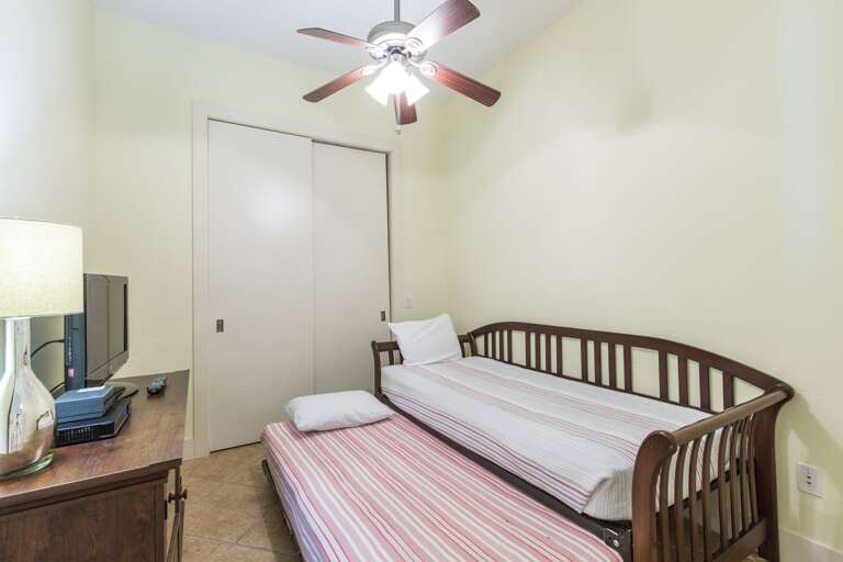 Guest bedroom with Twin day bed & Twin trundle bed.