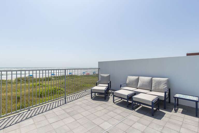 Poolside lounging to enjoy the beautiful sunrise! Poolside lounging to enjoy the beautiful sunrise!