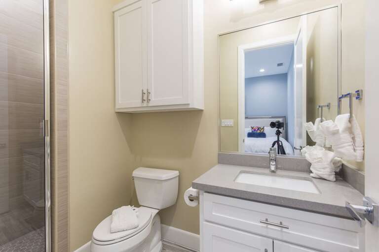 Ensuite bathroom for third floor guest bedroom with two beds