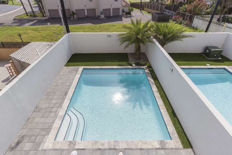 Gorgeous swimming pool