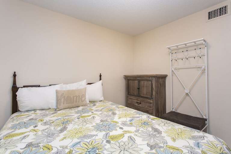 Guest Bedroom with Queen Bed. Guest Bedroom with Queen Bed.