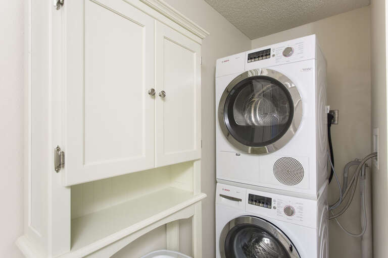 Washer & Dryer Washer & Dryer