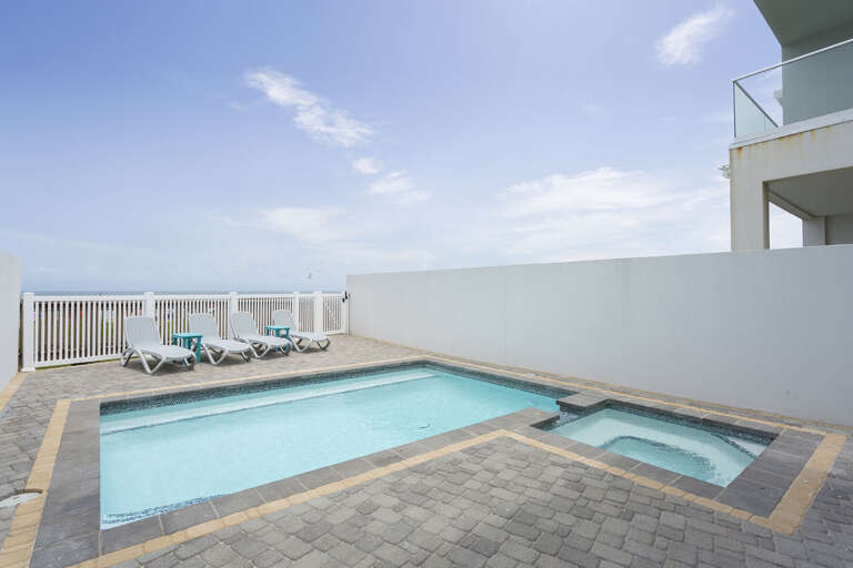 Enjoy the beautiful sunrise by the pool!