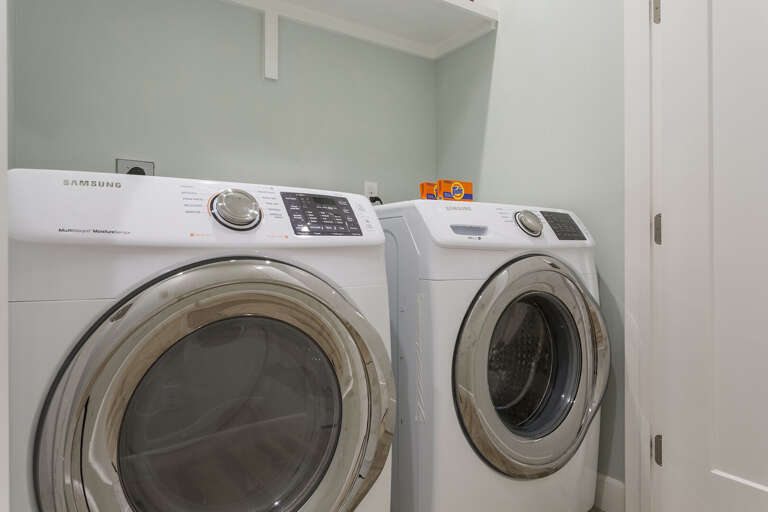 Washer & Dryer located on the 2nd Floor