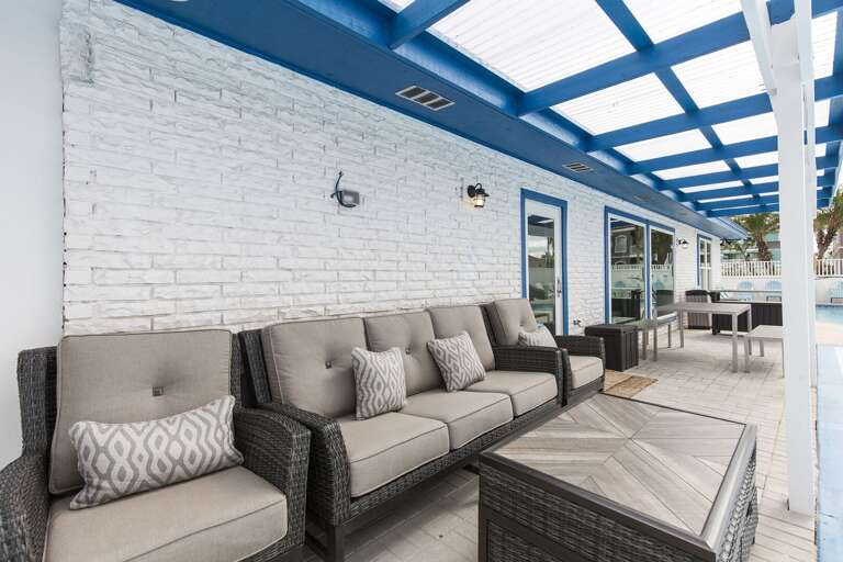 We have plenty of outide lounging area for guests to relax and enjoy our warm tropical weather!